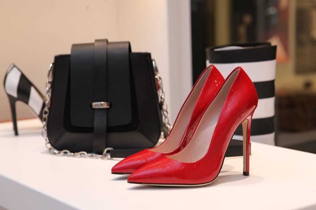 pexels-photo-336372 Close-up of Shoes And Bag